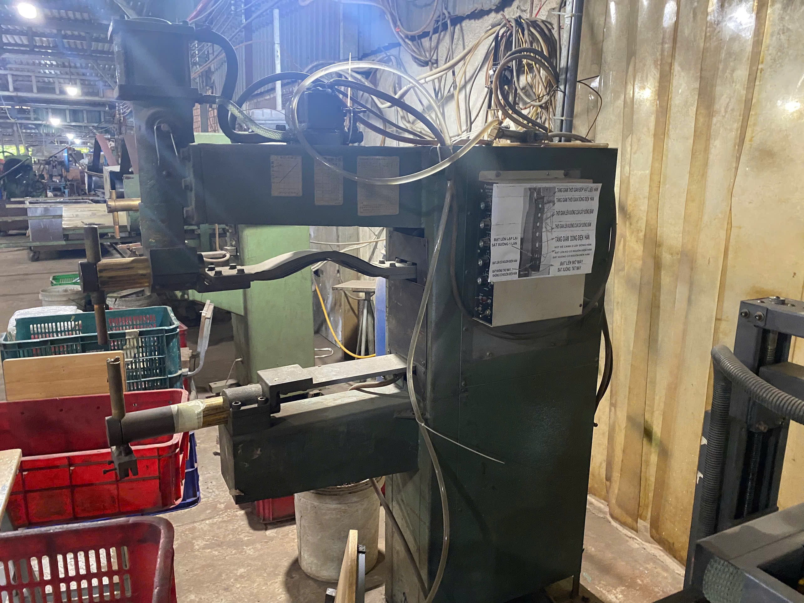 Welding machine.jpg